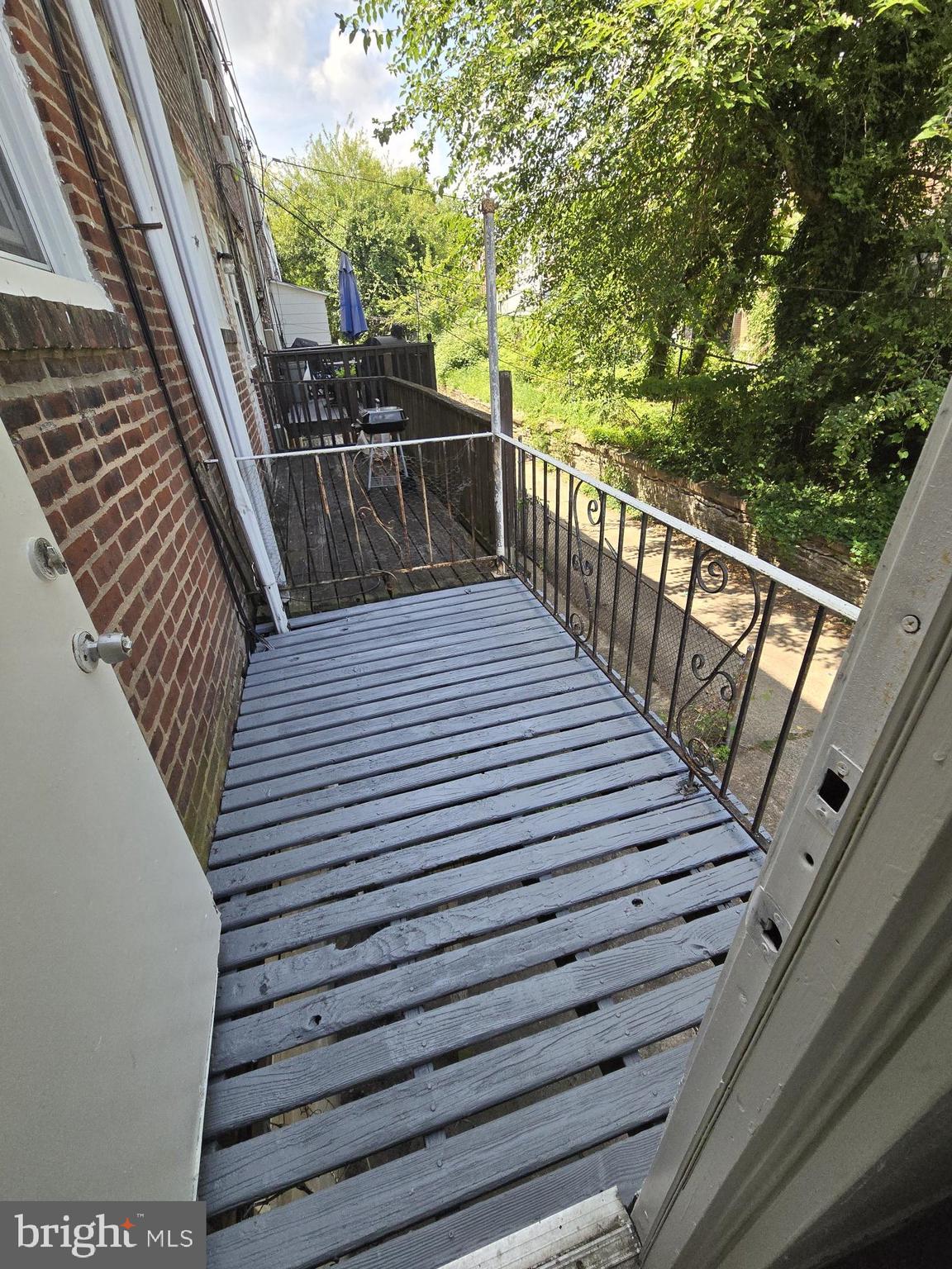 EAST OAK LANE - Residential Lease