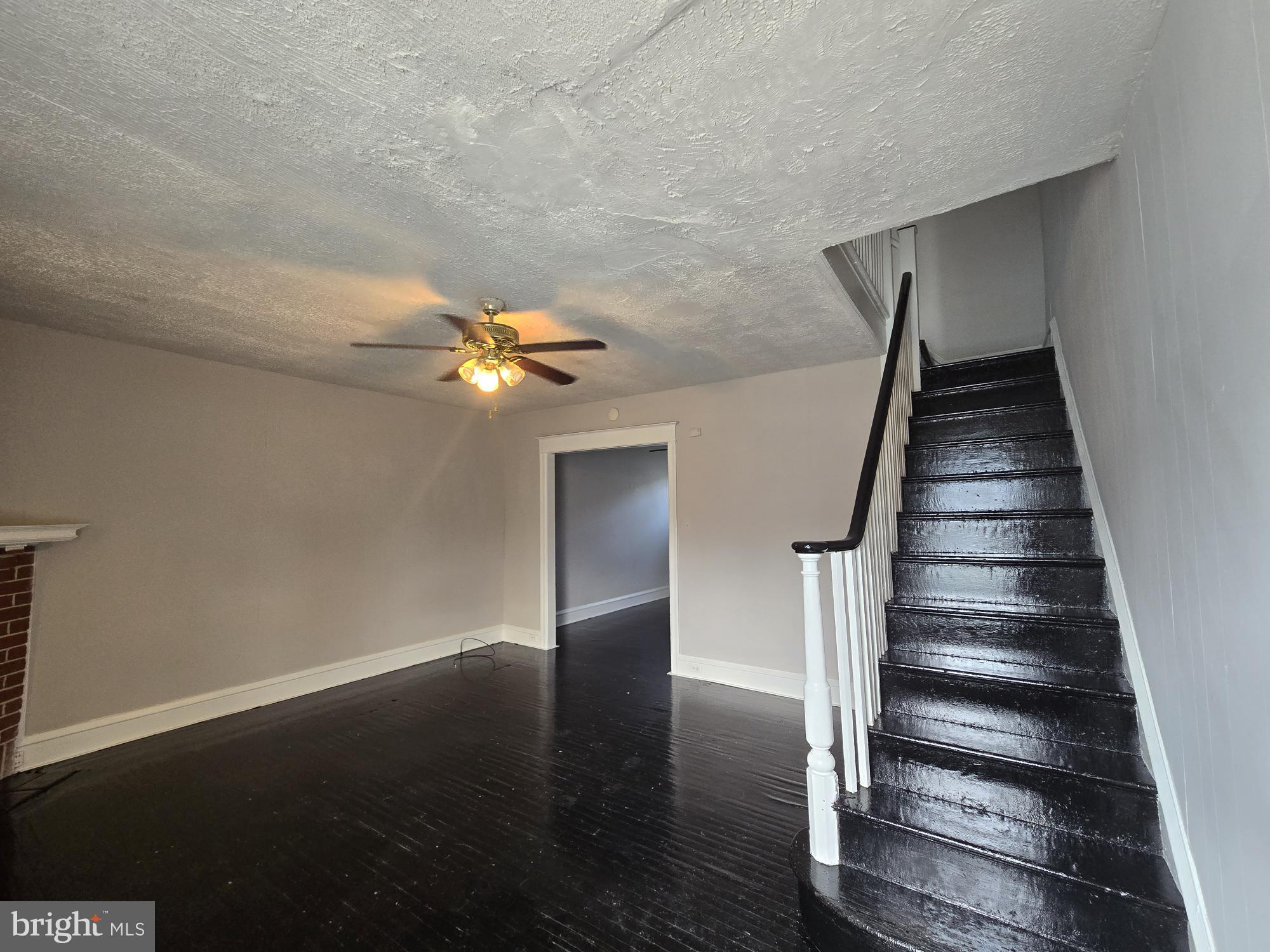 EAST OAK LANE - Residential Lease