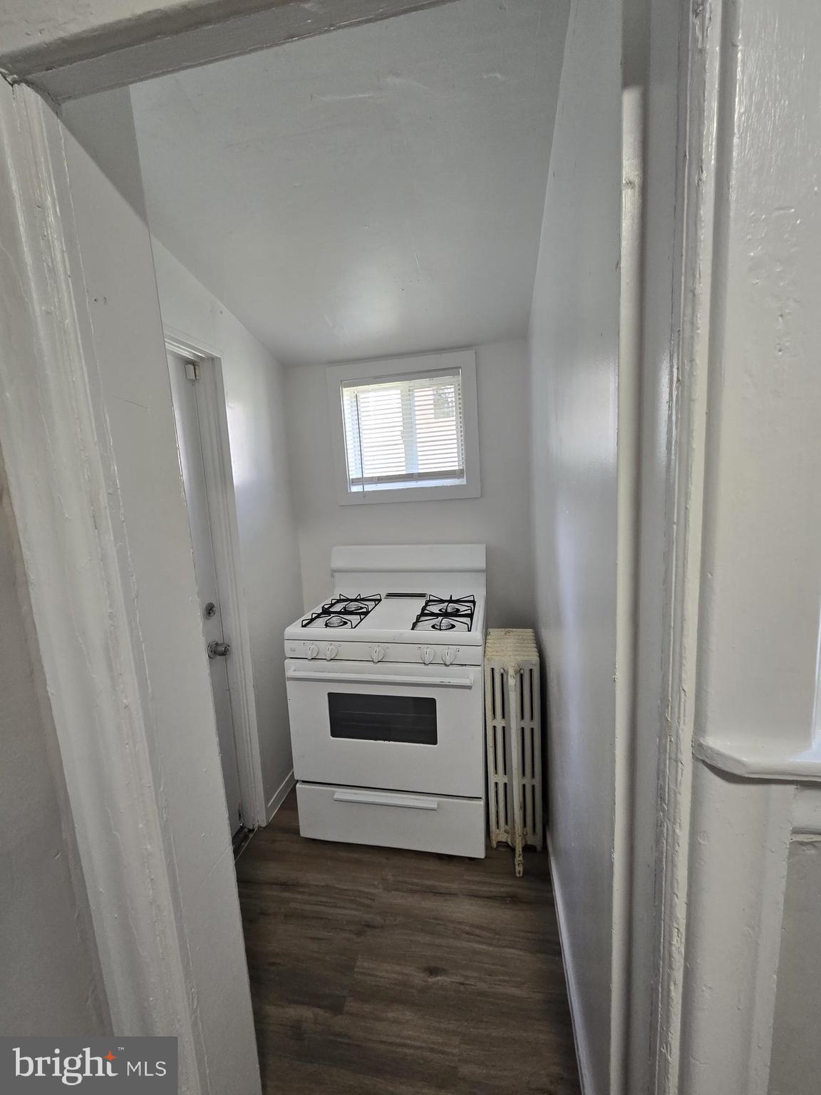 EAST OAK LANE - Residential Lease