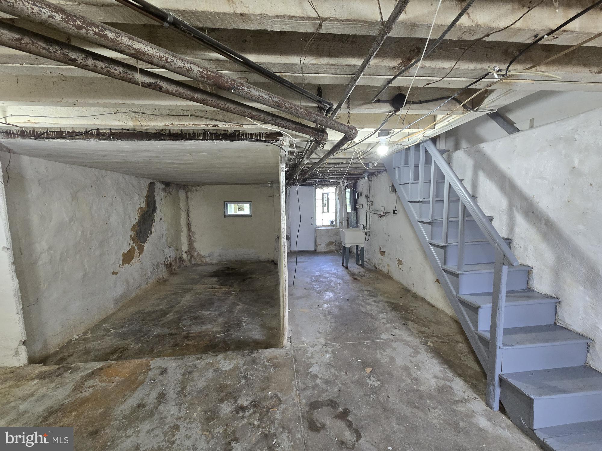 EAST OAK LANE - Residential Lease