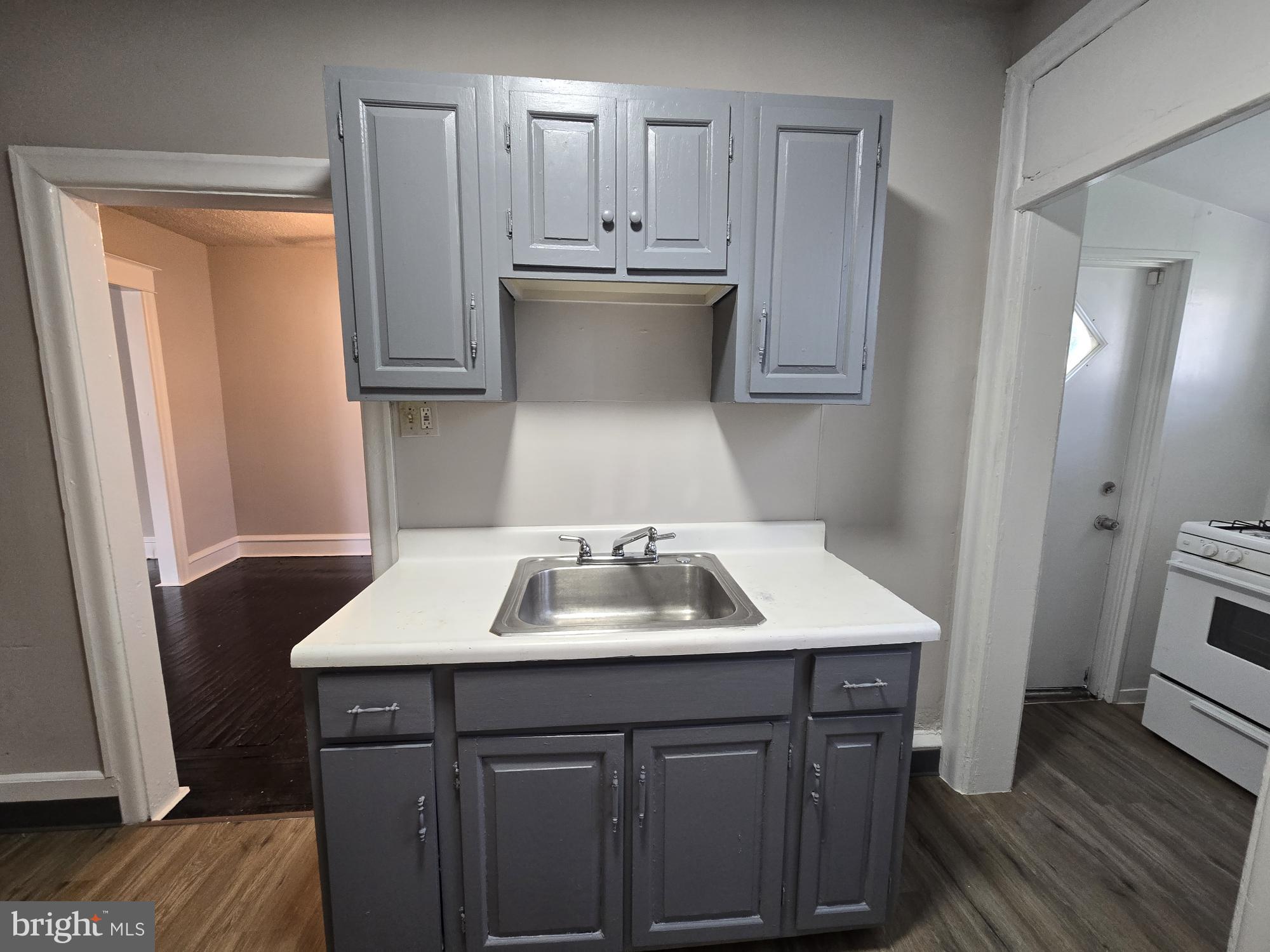 EAST OAK LANE - Residential Lease