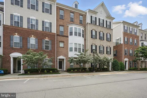 43837 Kingston Station Terrace, Ashburn, VA MLS: VALO2109488