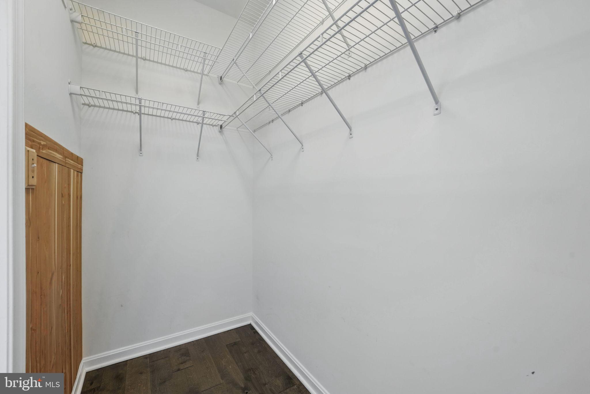 RESIDENCES AT DULLES PRK - Residential