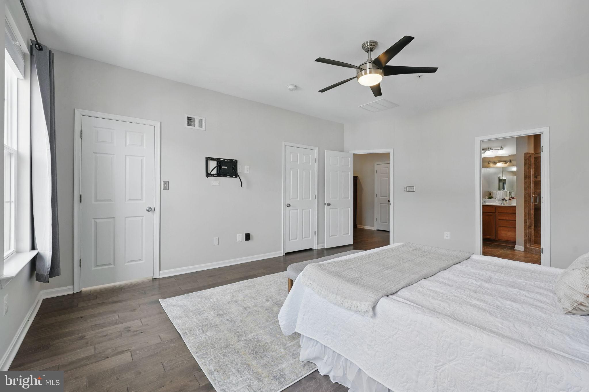 RESIDENCES AT DULLES PRK - Residential