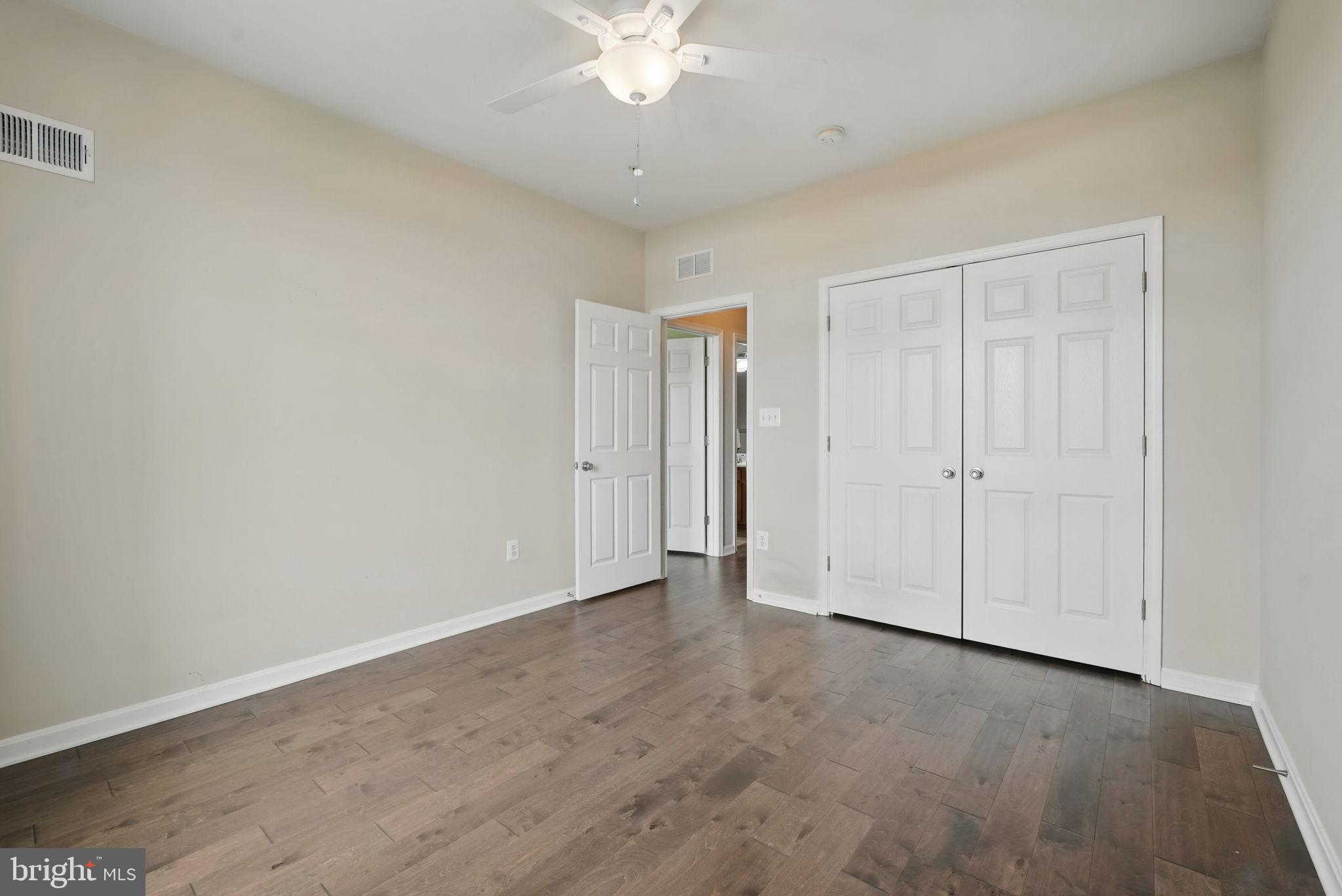 RESIDENCES AT DULLES PRK - Residential