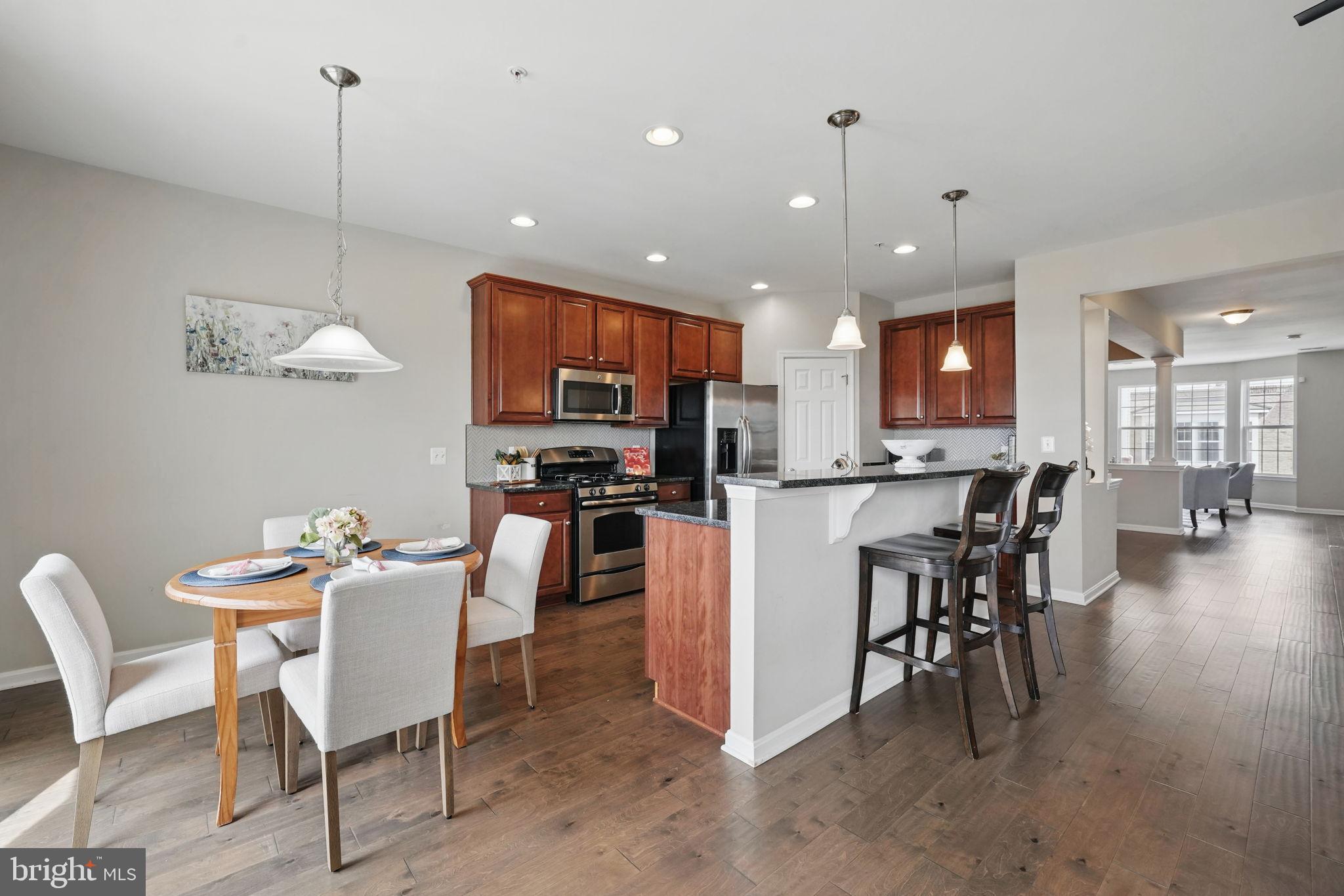 RESIDENCES AT DULLES PRK - Residential