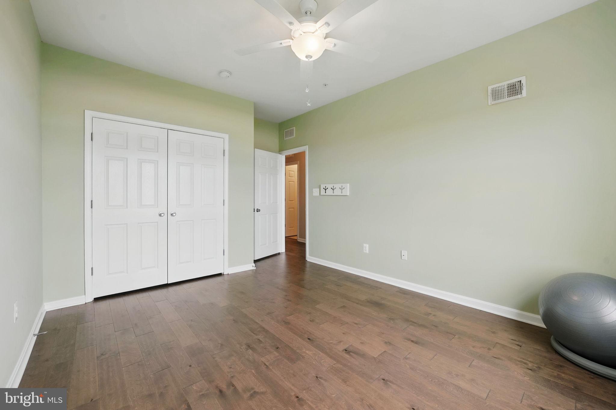 RESIDENCES AT DULLES PRK - Residential