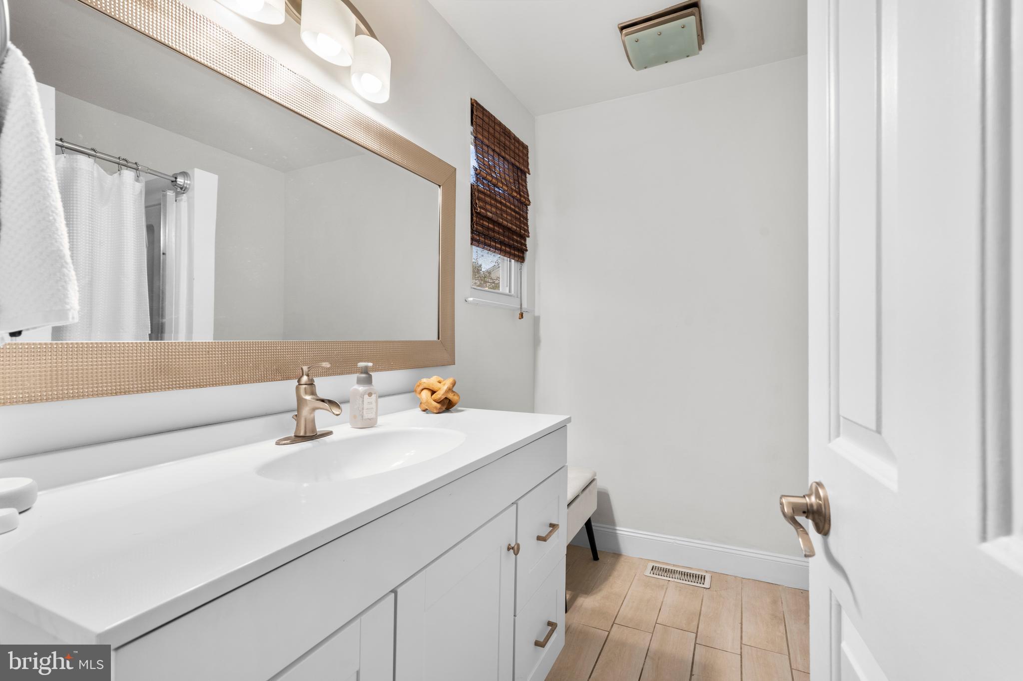 100 ACRE WOODS - Residential