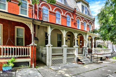 Photo of 335 W Walnut Street, LANCASTER, PA 17603 (MLS # PALA2073298)