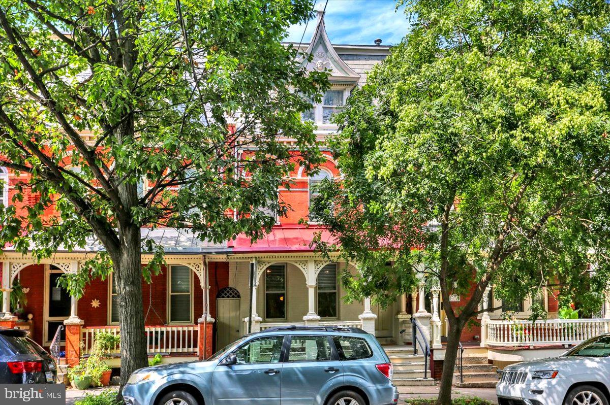 335 W WALNUT STREET