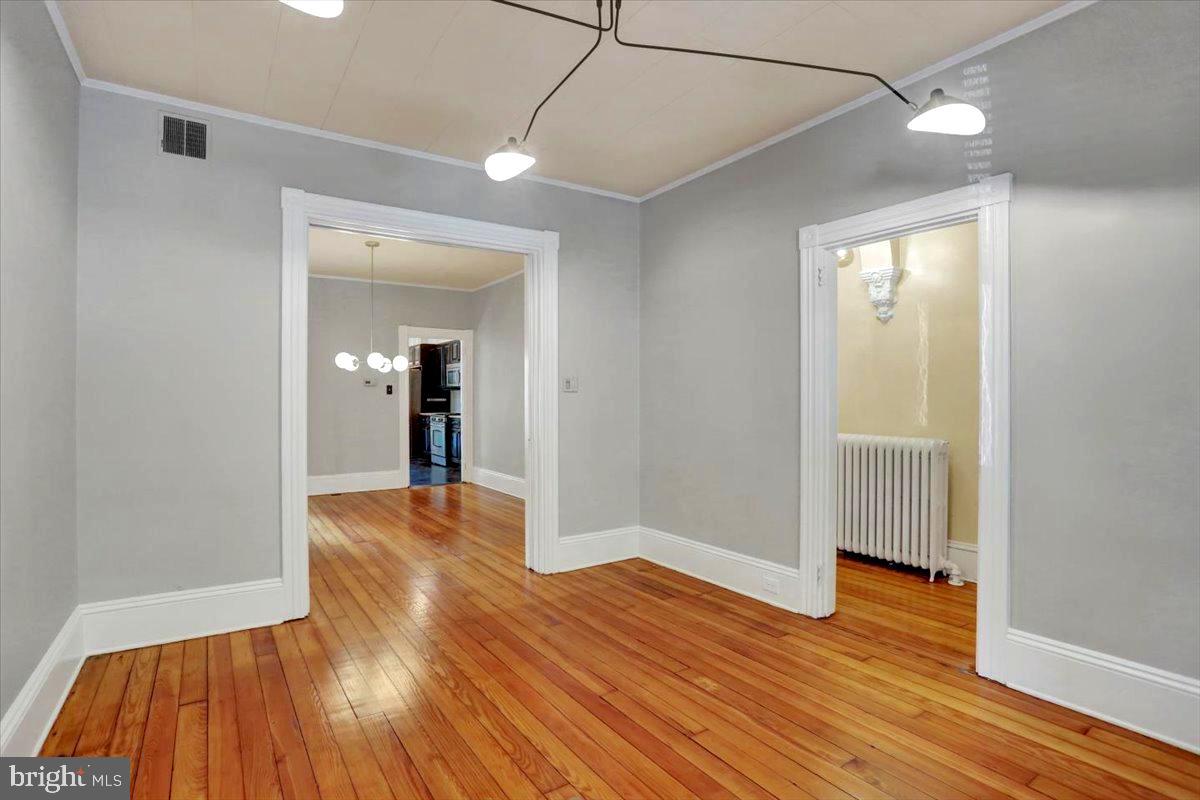 335 W WALNUT STREET