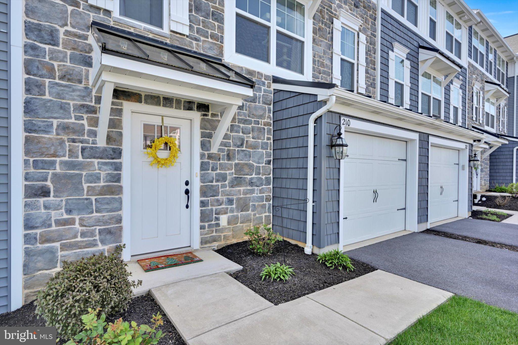 210 HIGHLAND COURT