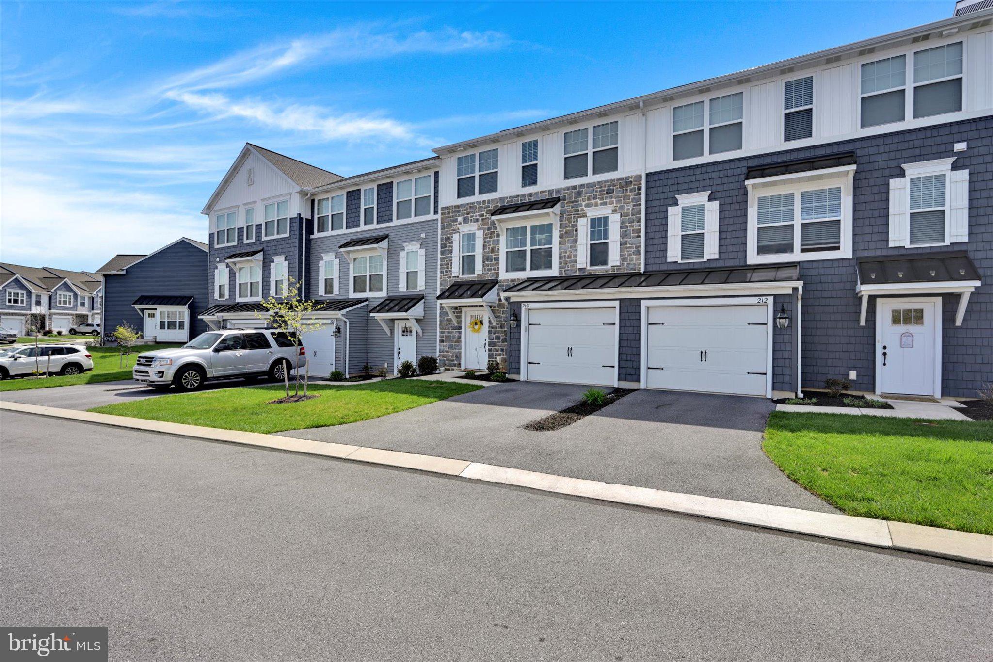 210 HIGHLAND COURT