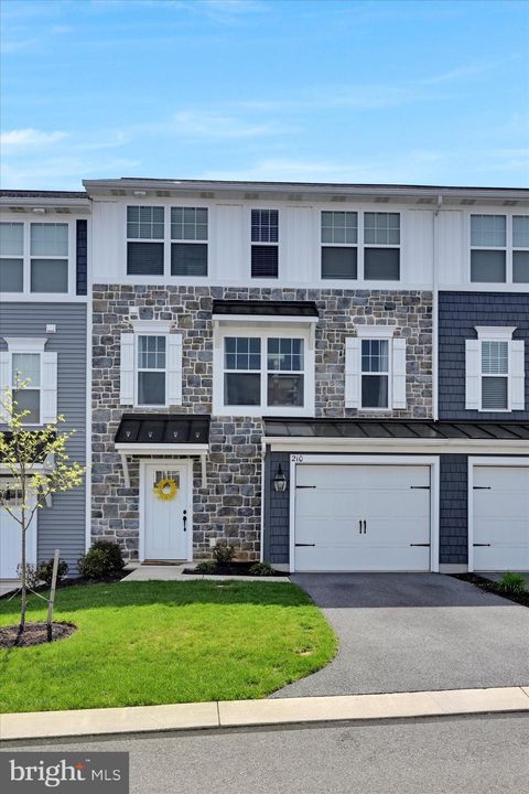 210 HIGHLAND COURT ANNVILLE PA 17003