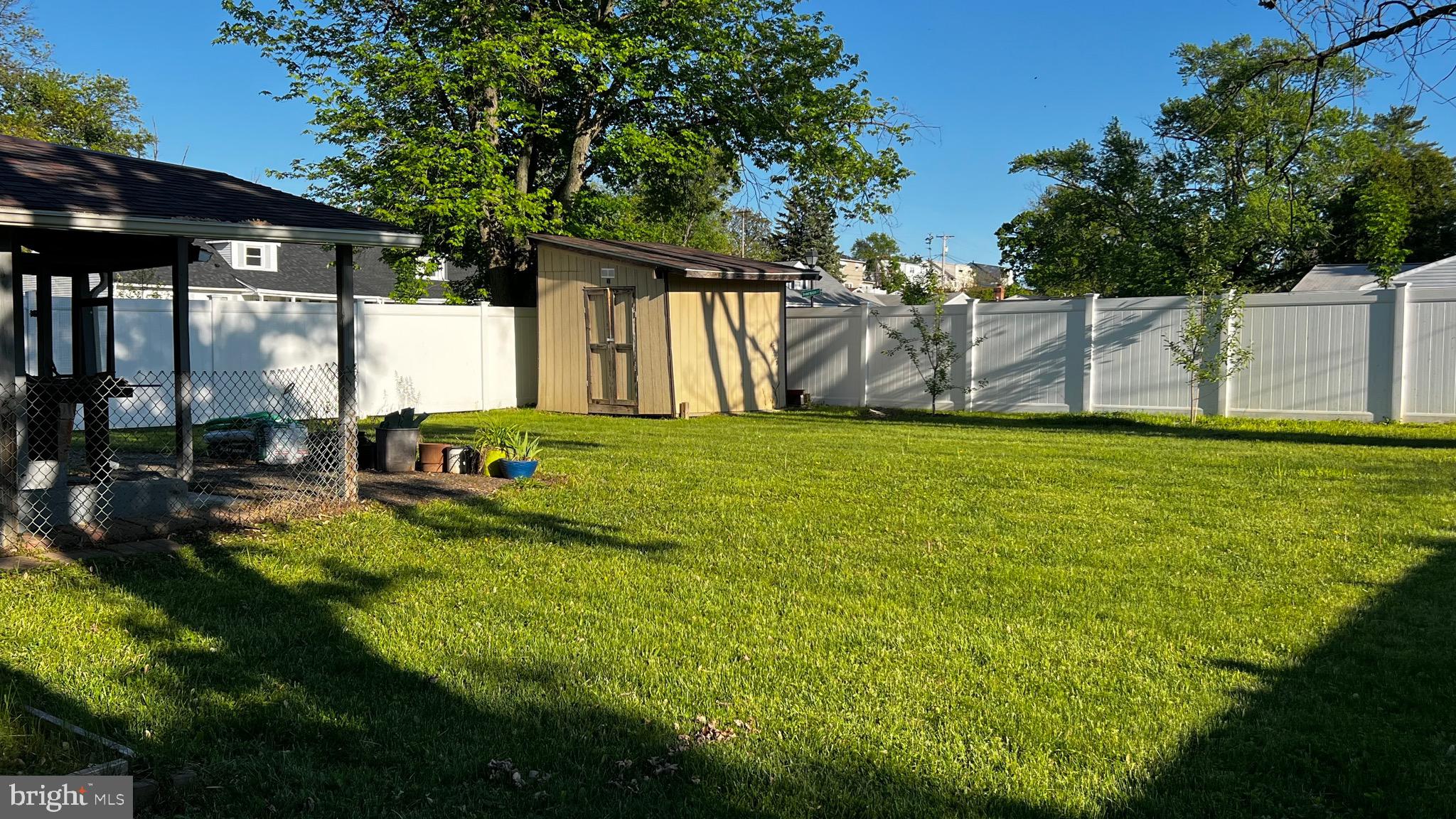 CHADWICK MANOR - Residential