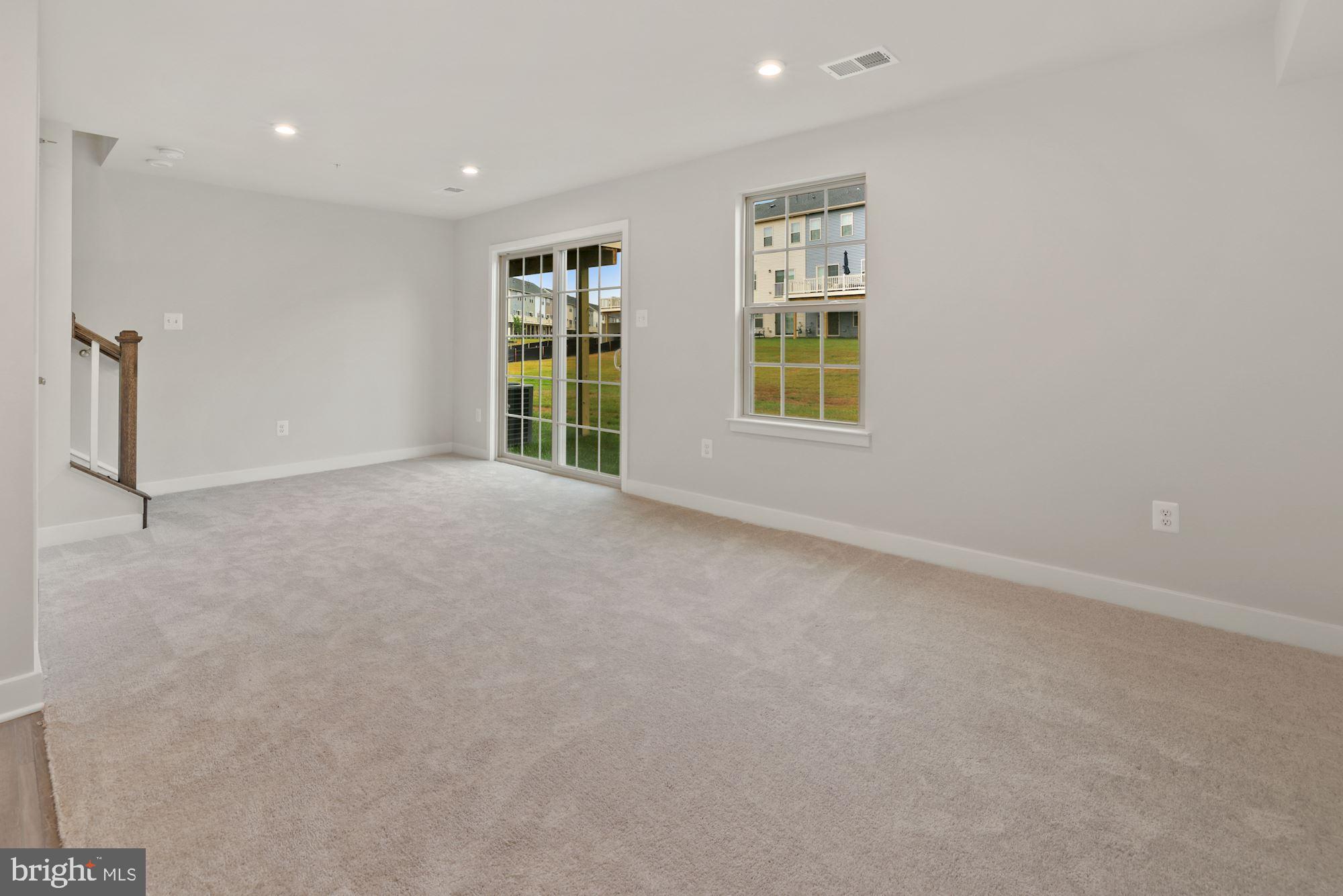 LAKE LINGANORE - Residential Lease