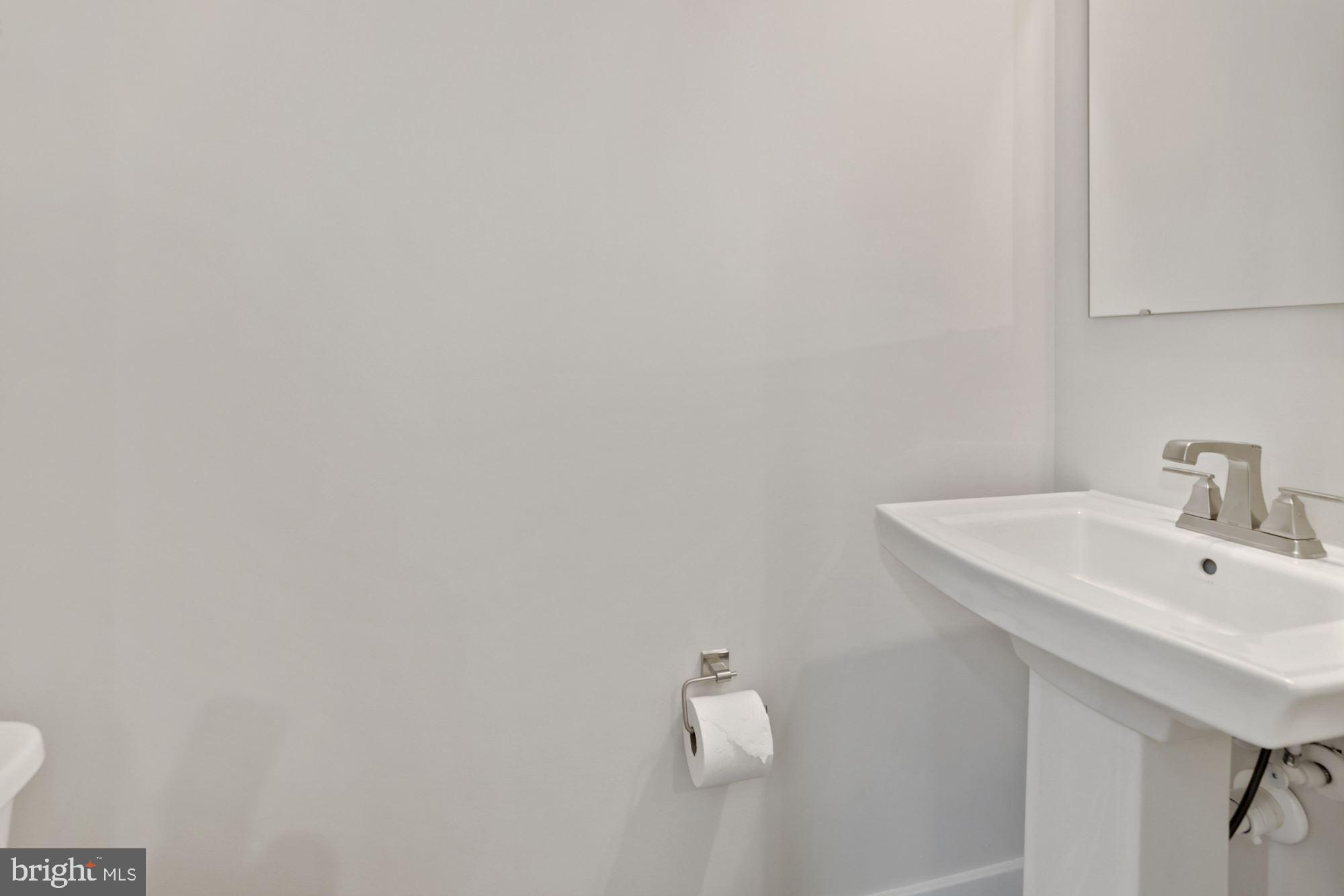 LAKE LINGANORE - Residential Lease