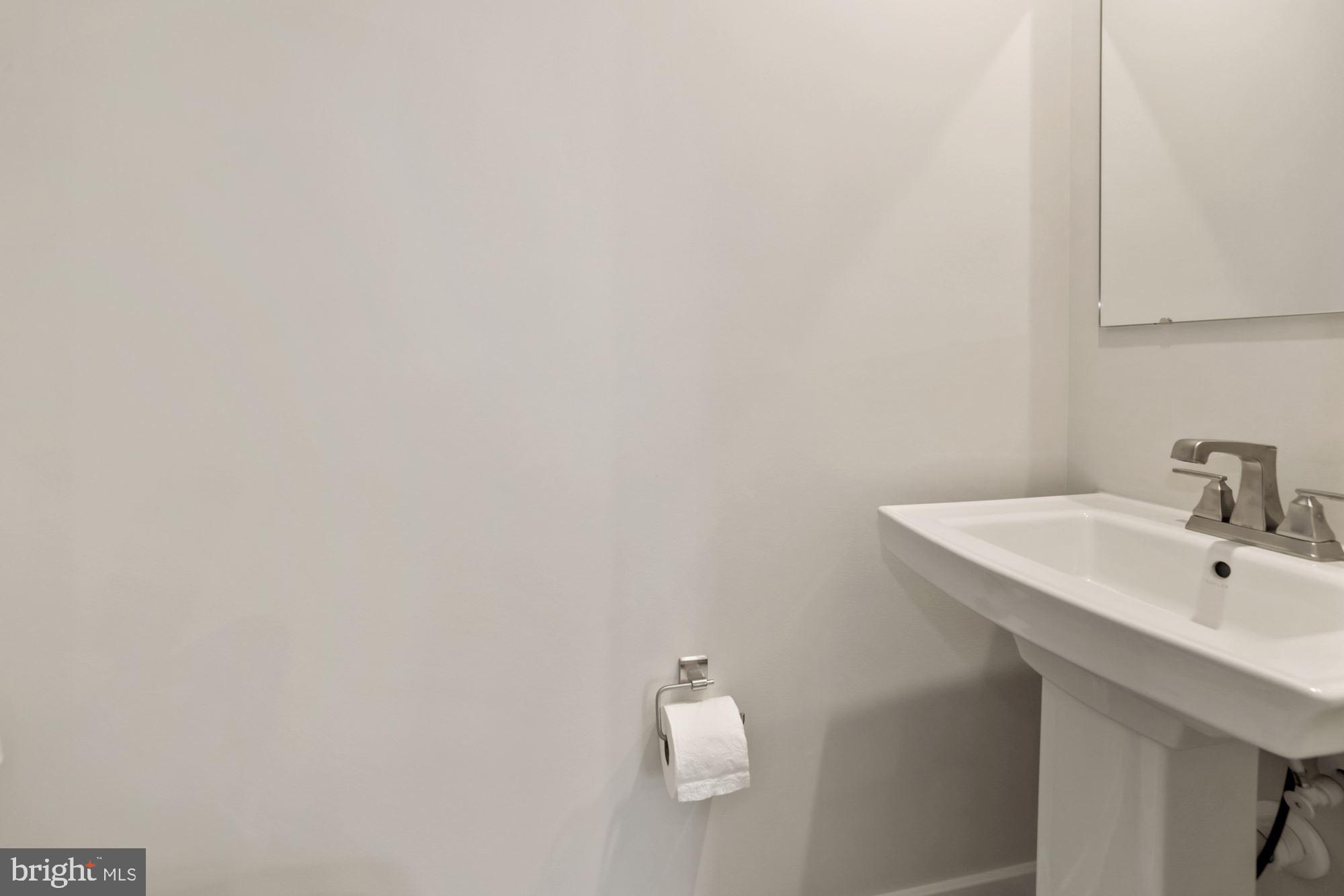 LAKE LINGANORE - Residential Lease