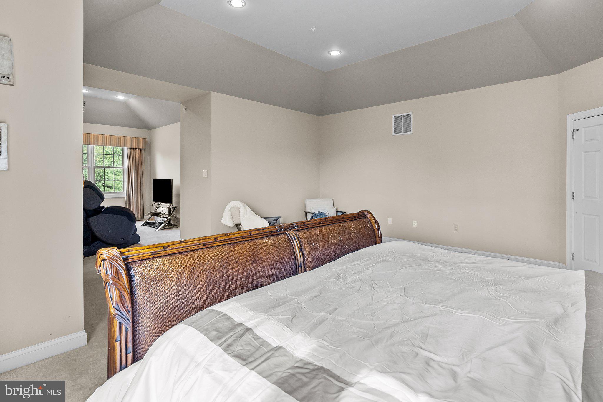 ESTS AT DARK HOLLOW - Residential