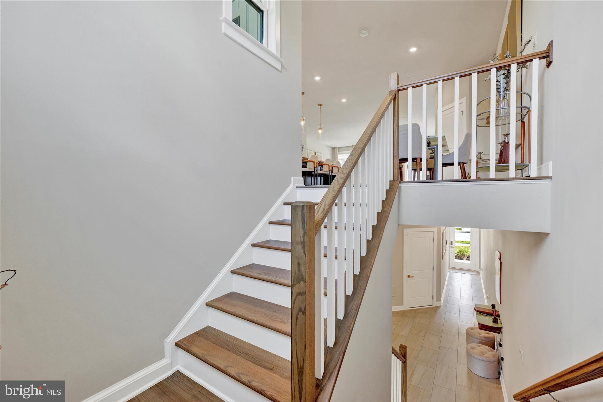 232 HICKORY HOLLOW COURT