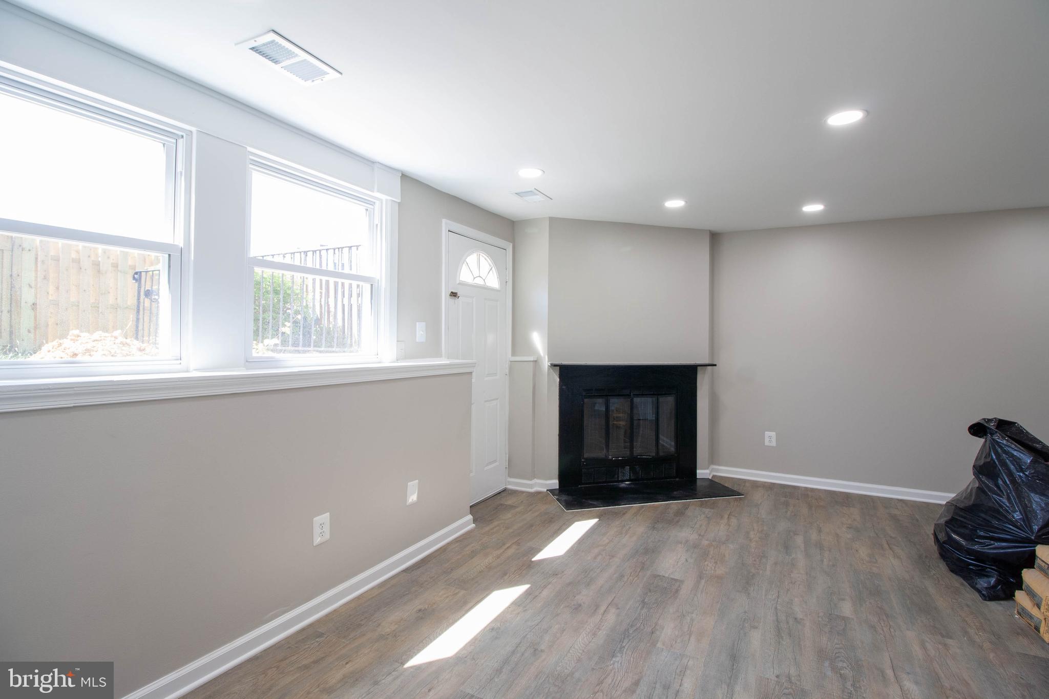 POHICK VILLAGE - Residential Lease