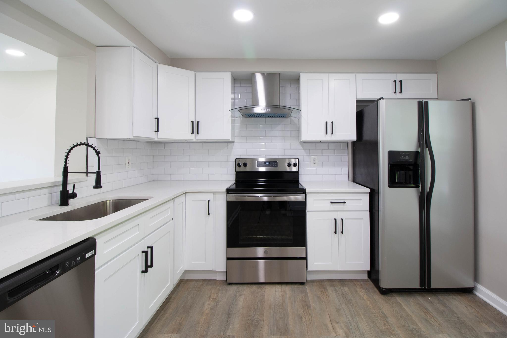 POHICK VILLAGE - Residential Lease