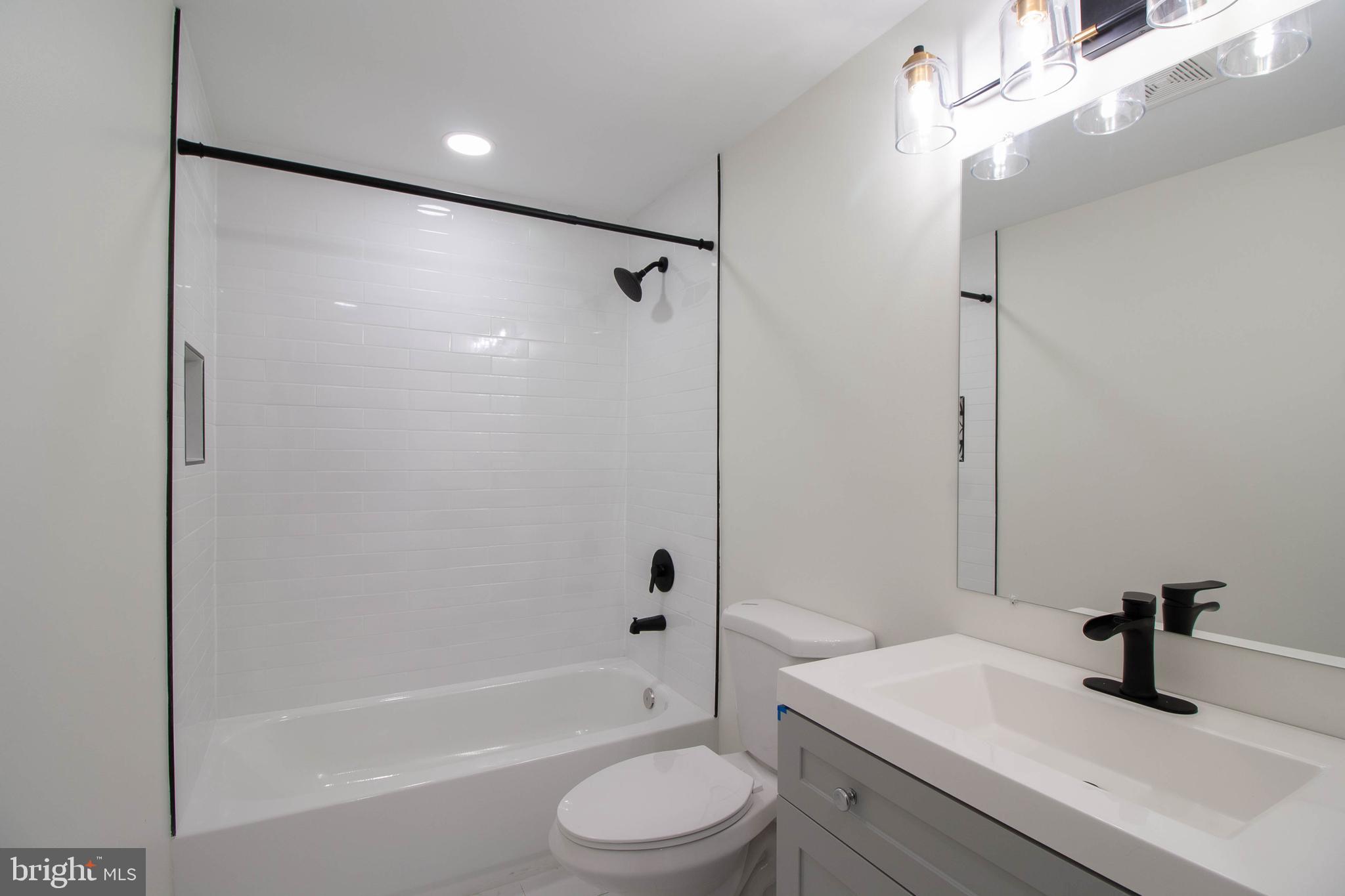 POHICK VILLAGE - Residential Lease