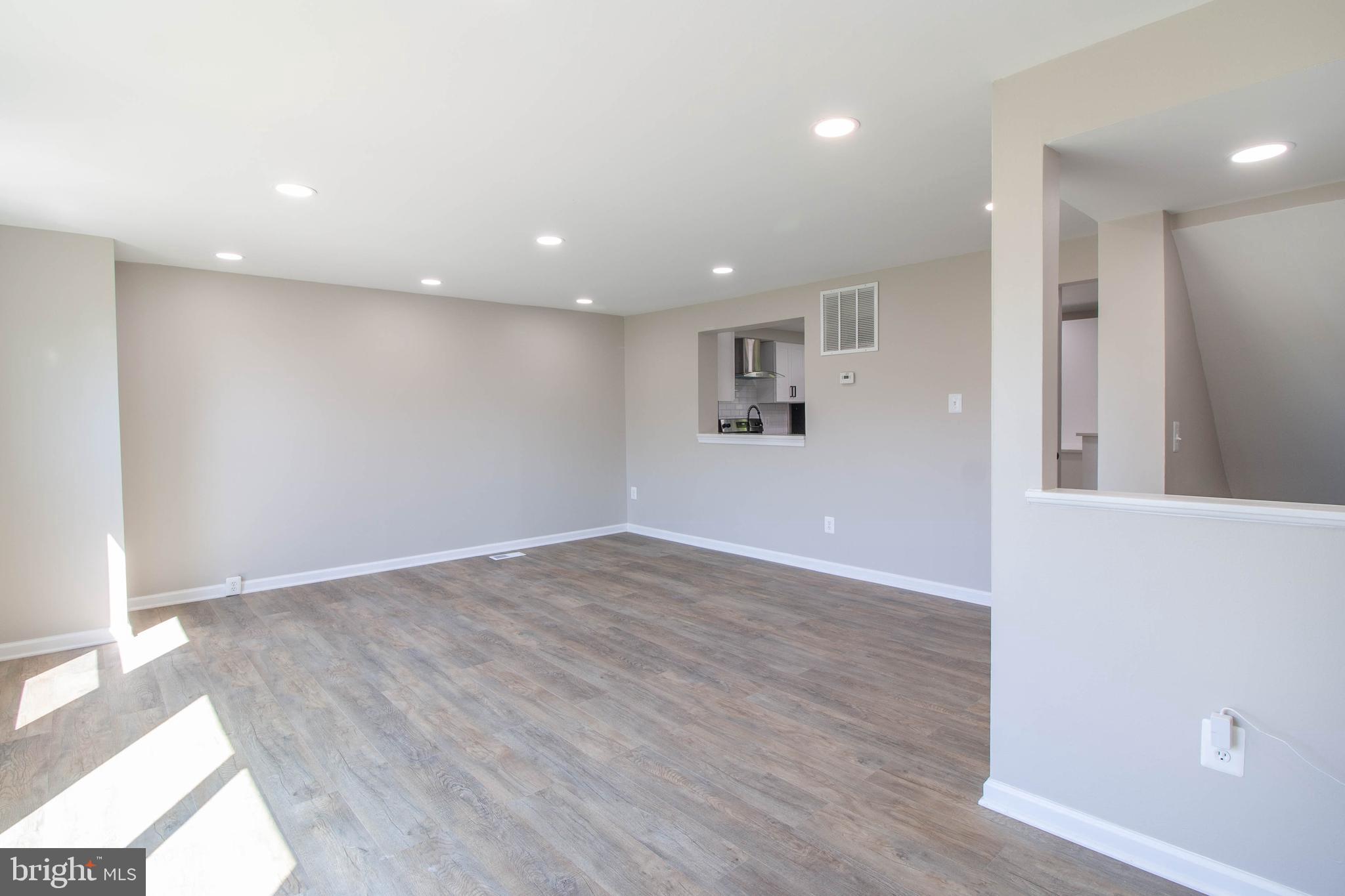 POHICK VILLAGE - Residential Lease