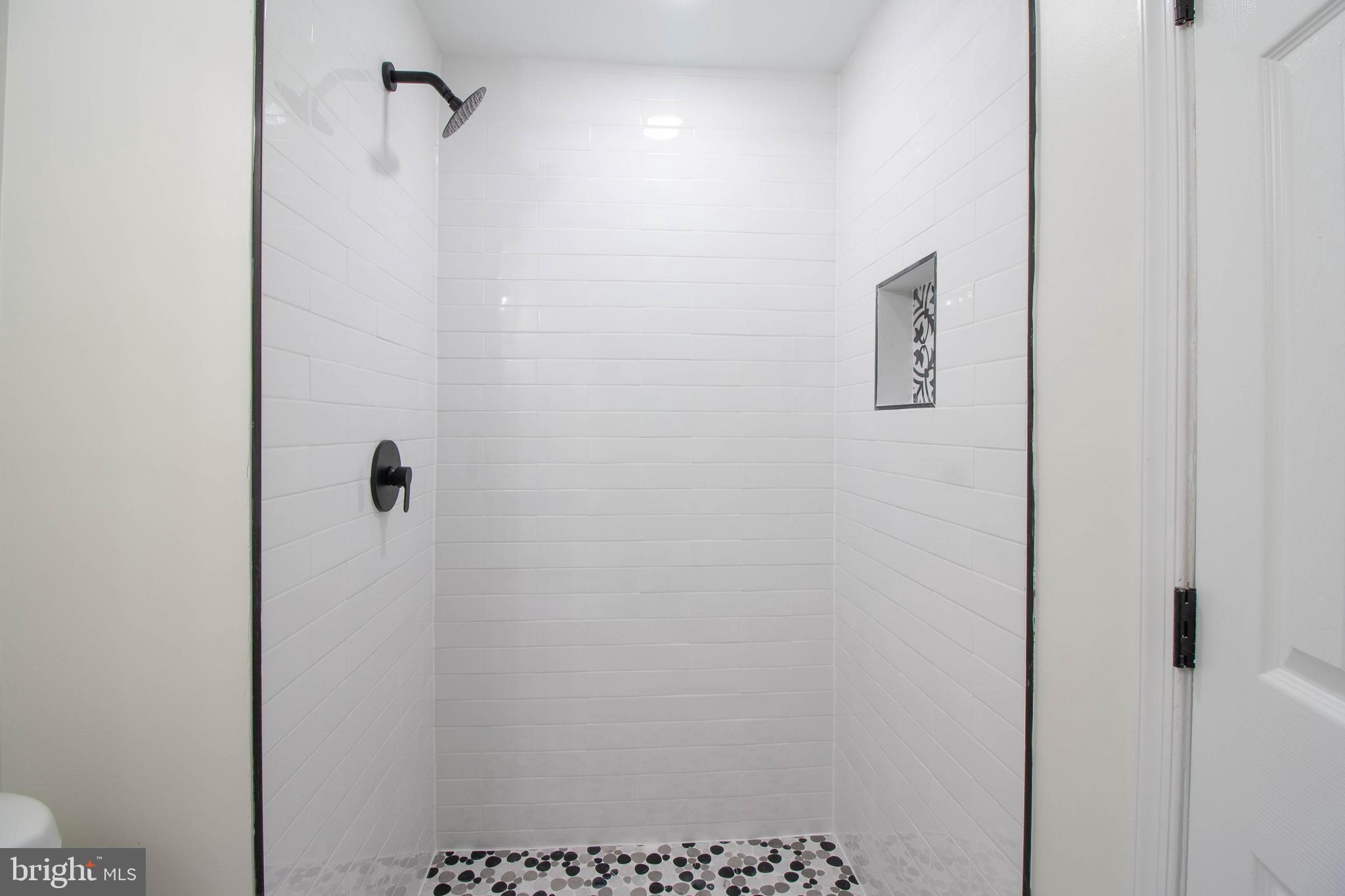 POHICK VILLAGE - Residential Lease