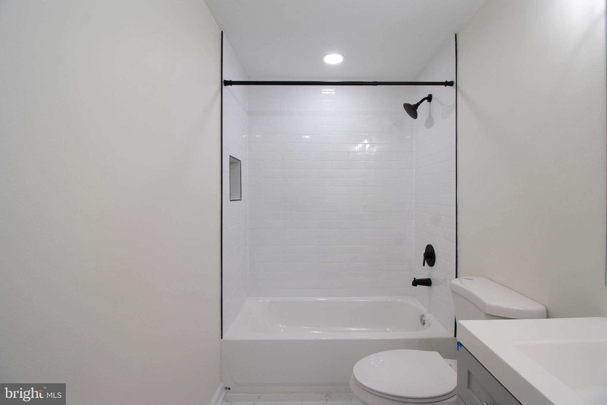 POHICK VILLAGE - Residential Lease