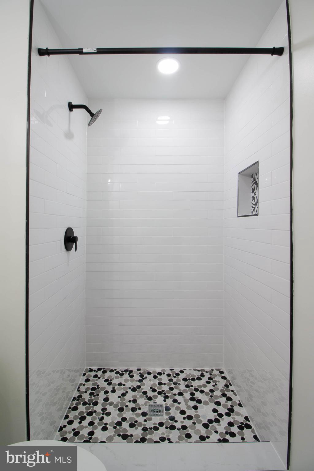 POHICK VILLAGE - Residential Lease