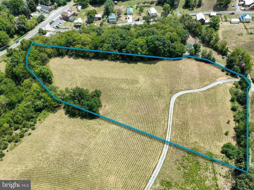 8 GALLOWAY SPRING LANE