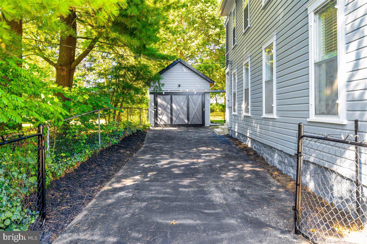 FUNKSTOWN - Residential