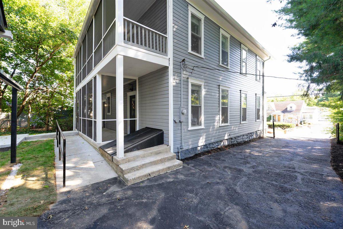 FUNKSTOWN - Residential