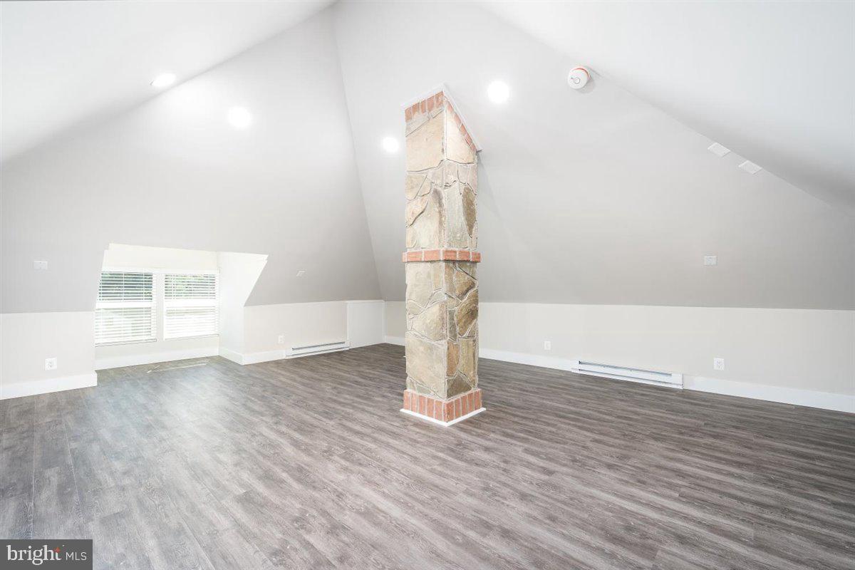 FUNKSTOWN - Residential