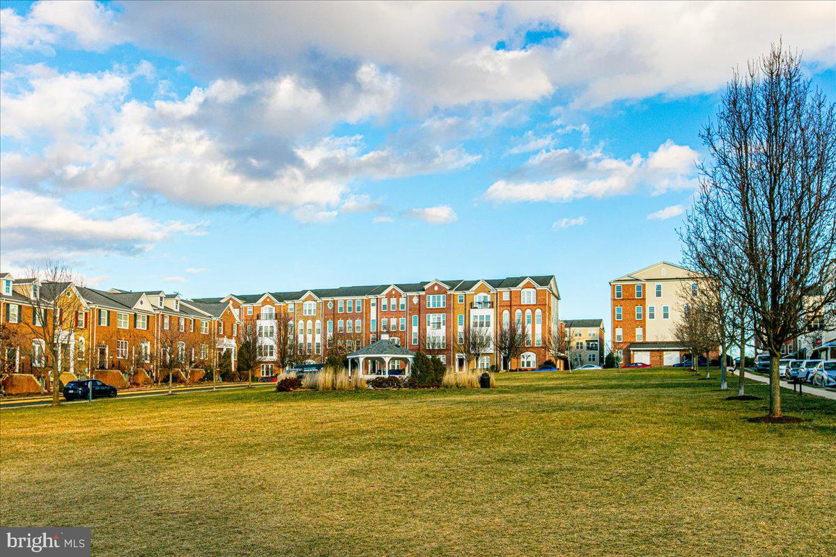 GOOSE CREEK VILLAGE - Residential