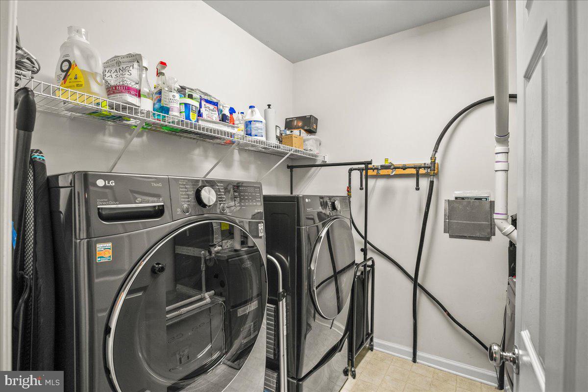 GOOSE CREEK VILLAGE - Residential