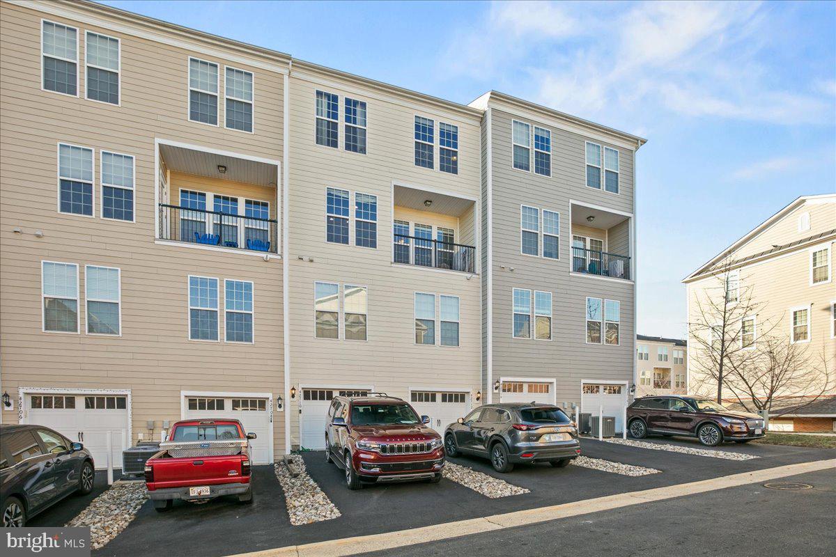 GOOSE CREEK VILLAGE - Residential