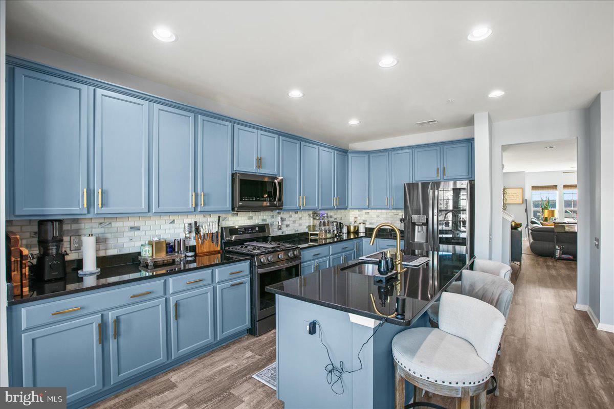 GOOSE CREEK VILLAGE - Residential