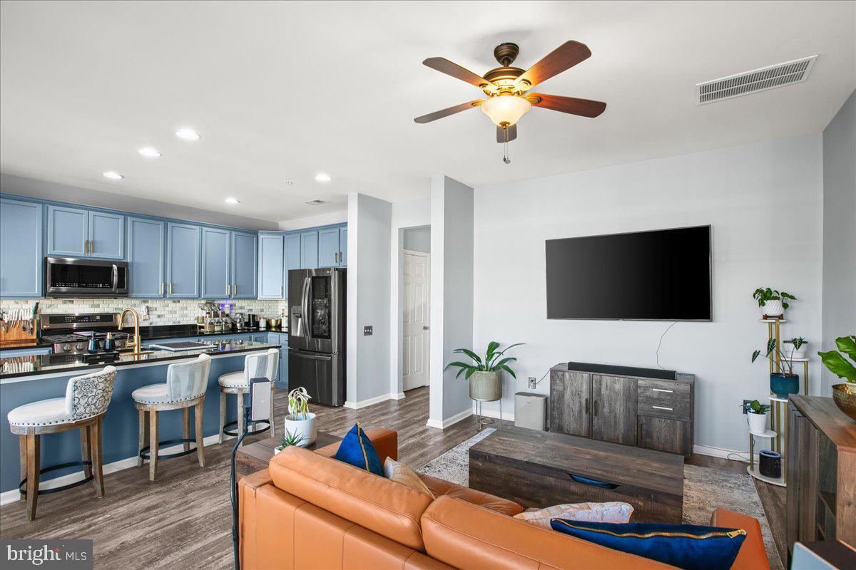 GOOSE CREEK VILLAGE - Residential