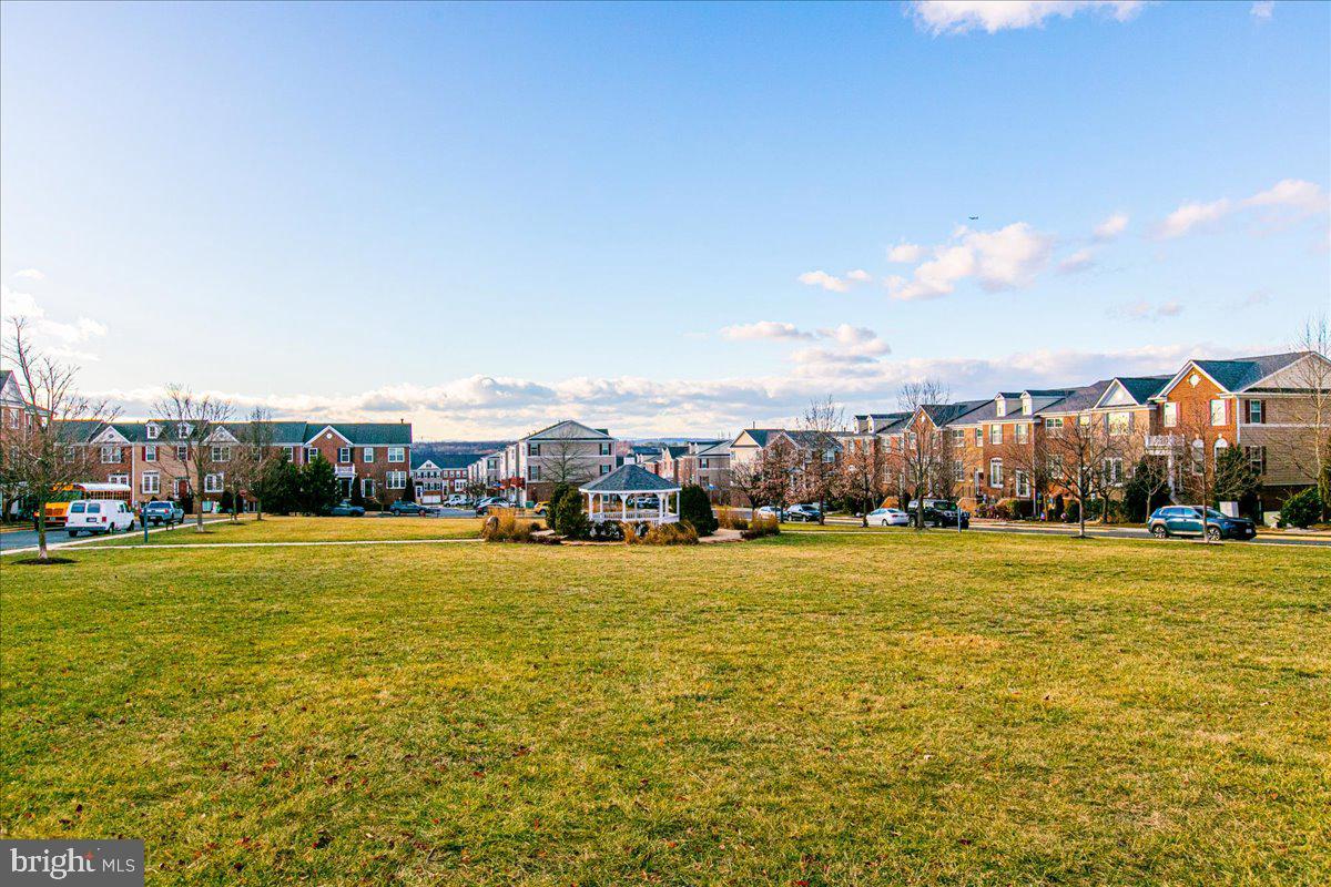 GOOSE CREEK VILLAGE - Residential