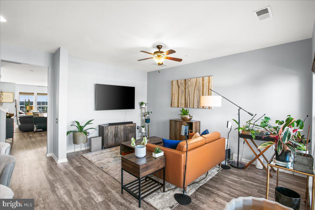 GOOSE CREEK VILLAGE - Residential