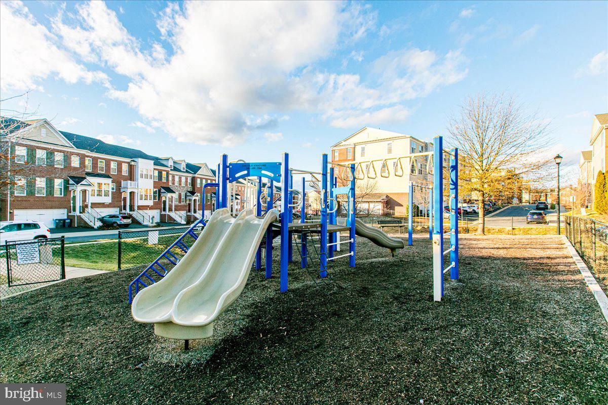 GOOSE CREEK VILLAGE - Residential