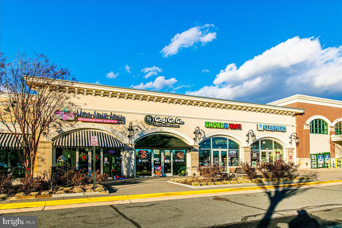 GOOSE CREEK VILLAGE - Residential