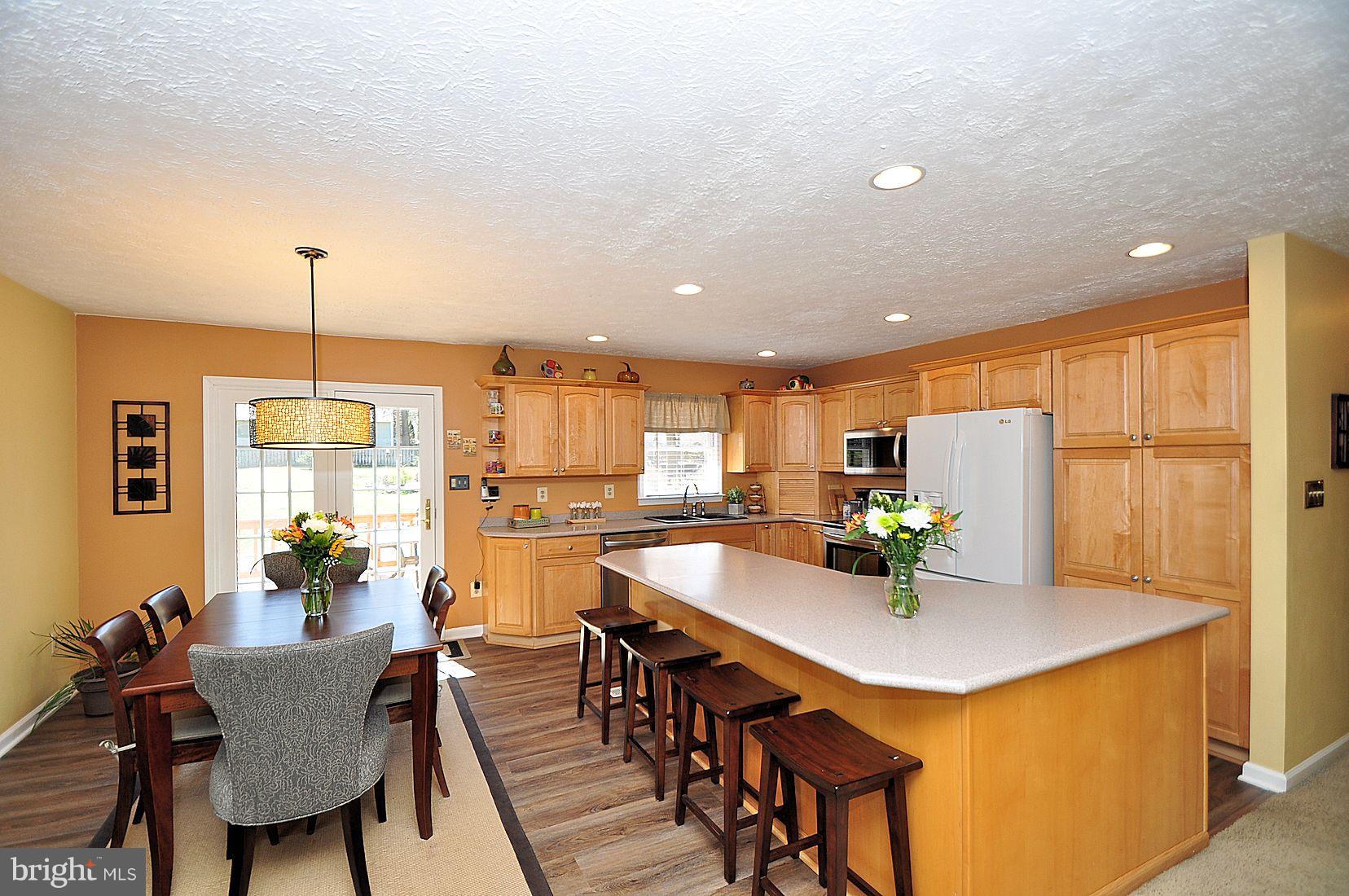 OAK HOLLOW - Residential