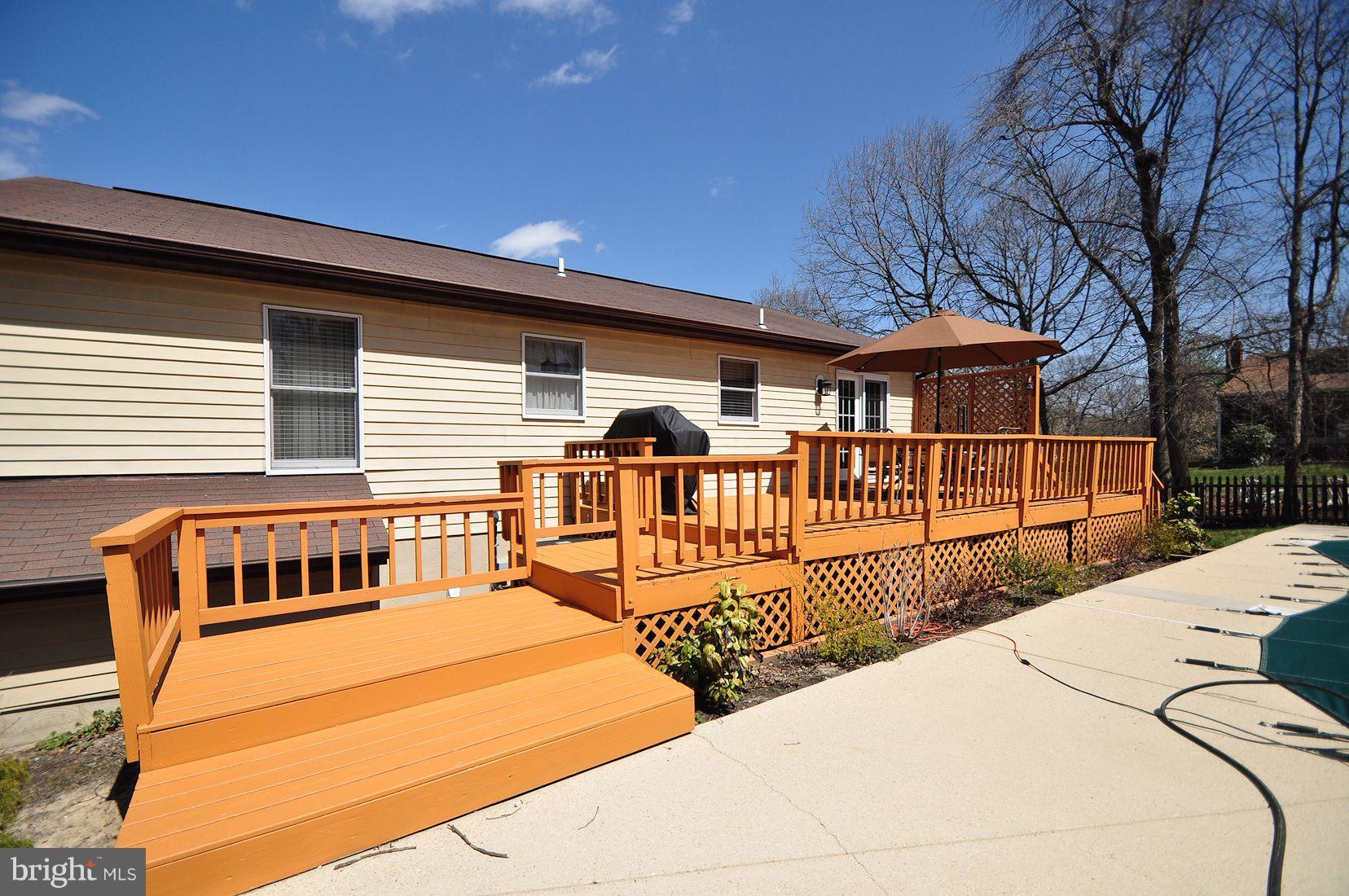 OAK HOLLOW - Residential