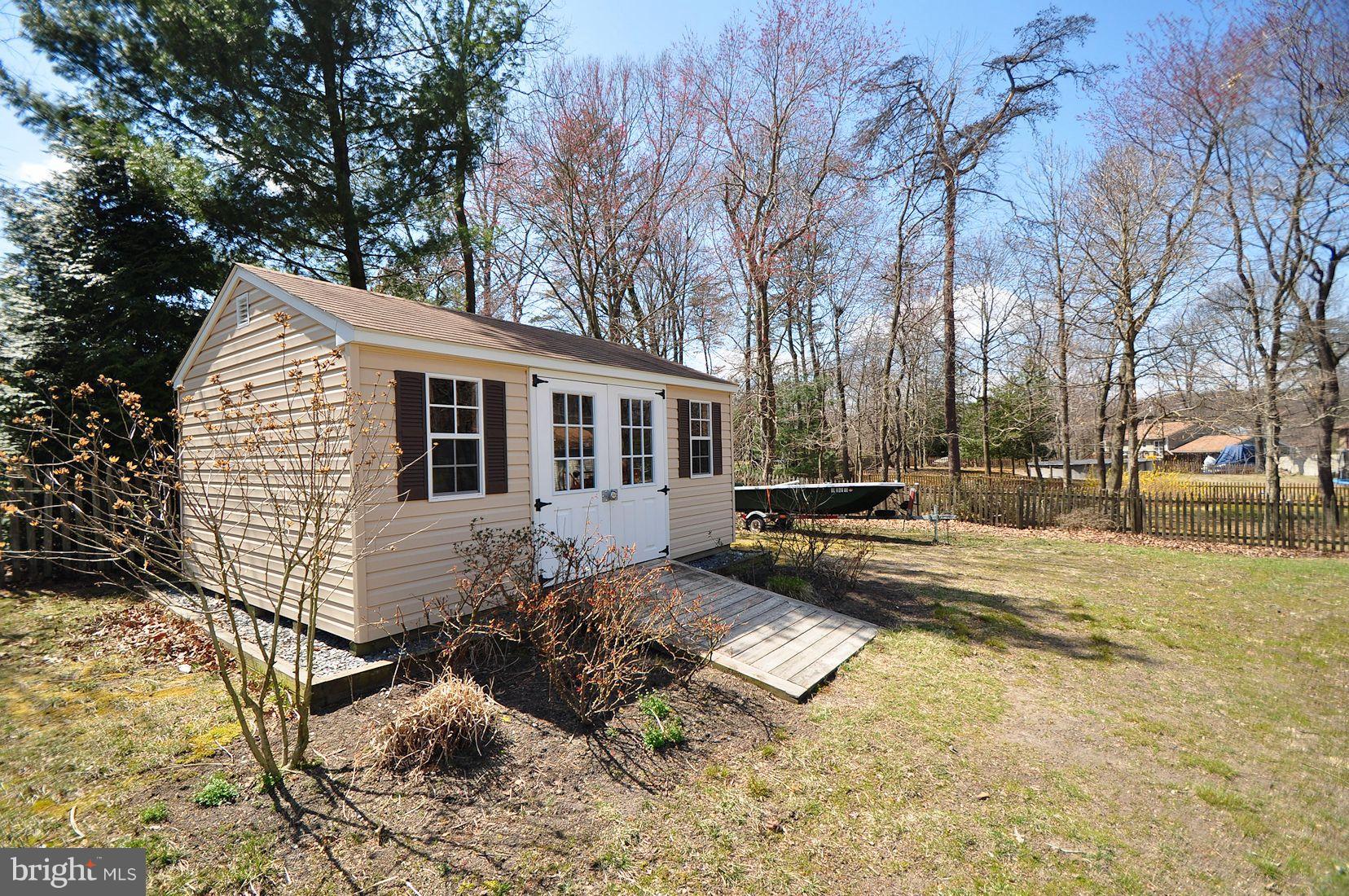 OAK HOLLOW - Residential