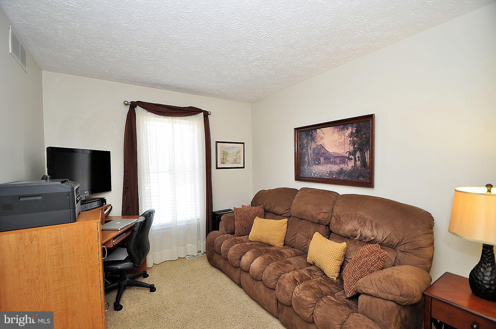 OAK HOLLOW - Residential