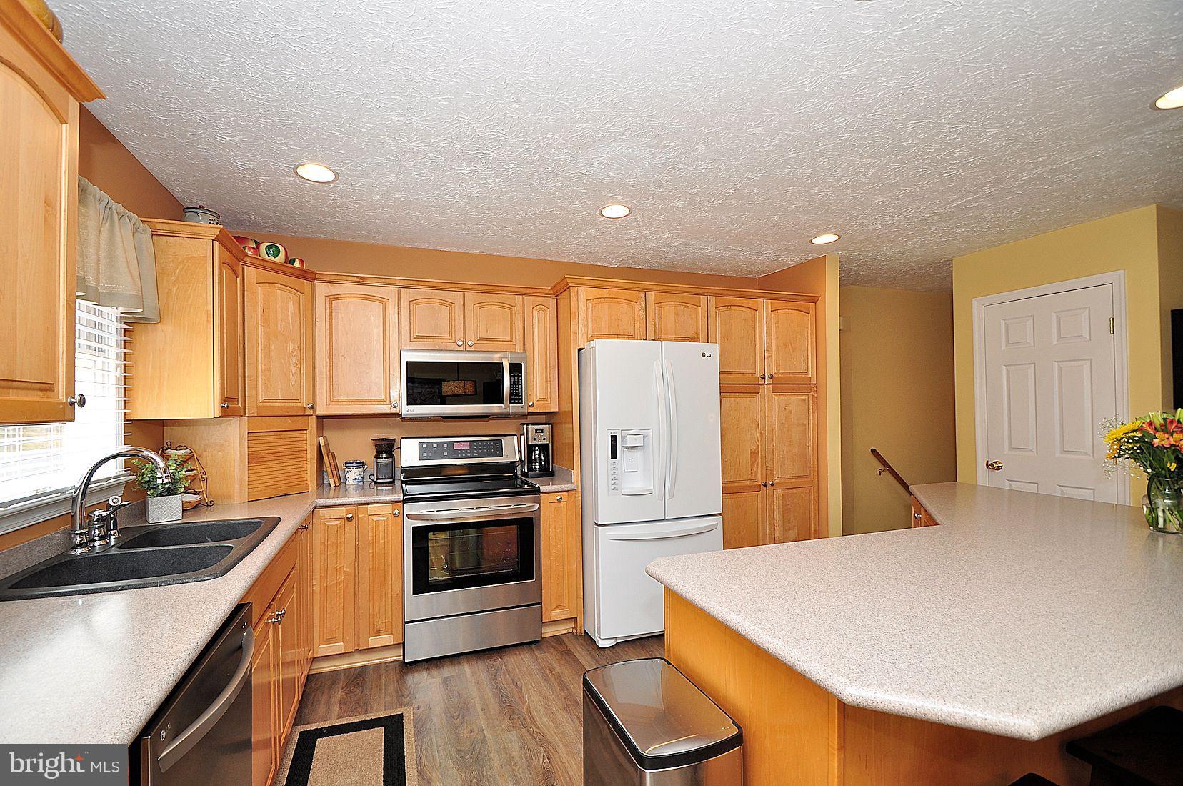 OAK HOLLOW - Residential