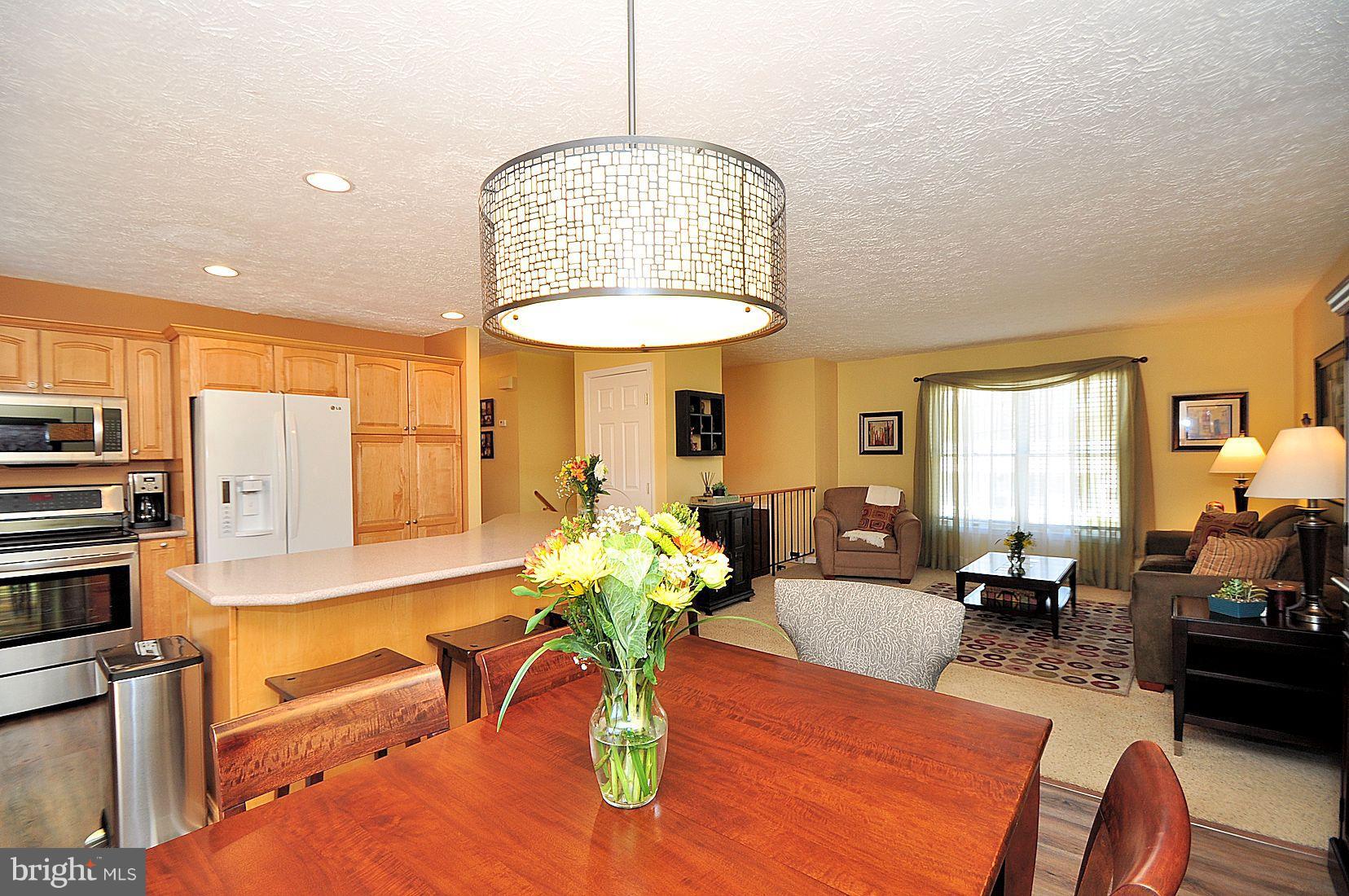 OAK HOLLOW - Residential